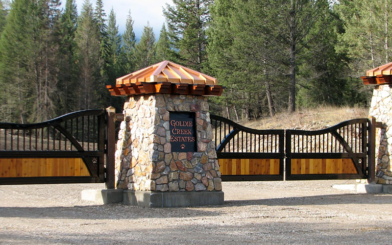 Image of Gold Creek Estates entrance.
